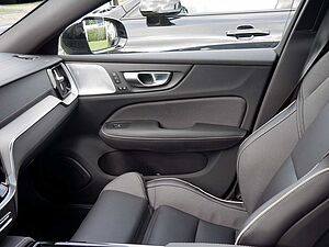 Volvo  T8 Twin Engine AWD Ultimate Dark Plug-InE6
