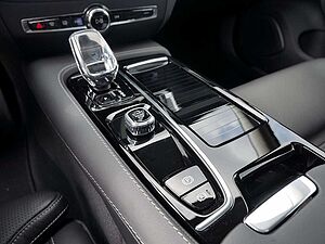 Volvo  T8 Twin Engine AWD Ultimate Dark Plug-InE6