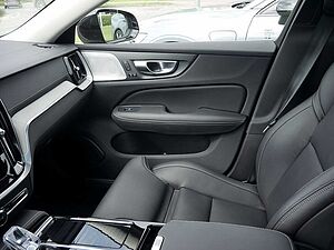 Volvo  T8 Twin Engine AWD Ultimate Dark Plug-InE6