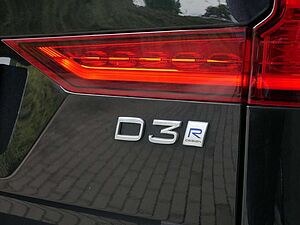 Volvo  D3 R-Design KLIMA PDC SHZ KAMERA NAVI LED