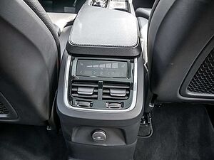 Volvo  T8 R-Design Expression Recharge HUD LED