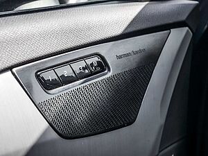 Volvo  T8 R-Design Expression Recharge HUD LED