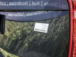 Volvo  T8 R-Design Expression Recharge HUD LED