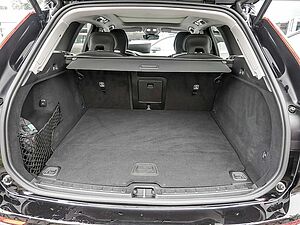 Volvo  2.0 Core Recharge Plug-In Hybrid AWD