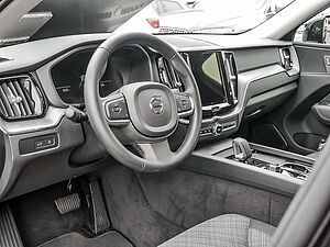 Volvo  2.0 Core Recharge Plug-In Hybrid AWD