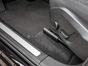 Volvo  2.0 Core Recharge Plug-In Hybrid AWD