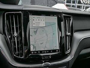 Volvo  2.0 Core Recharge Plug-In Hybrid AWD