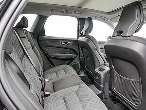 Volvo  2.0 Core Recharge Plug-In Hybrid AWD