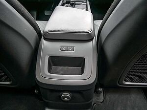 Volvo  2.0 Core Recharge Plug-In Hybrid AWD