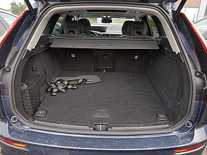 Volvo  T8 Plus Dark Recharge Plug-In Hybrid AWD