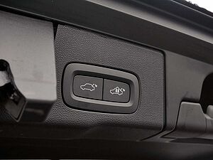 Volvo  T8 Plus Dark Recharge Plug-In Hybrid AWD