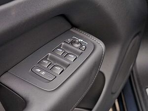 Volvo  T8 Plus Dark Recharge Plug-In Hybrid AWD