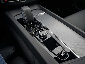 Volvo  T8 Plus Dark Recharge Plug-In Hybrid AWD