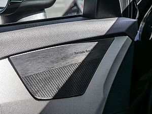 Volvo  2.0 Core Recharge Plug-In Hybrid AWD