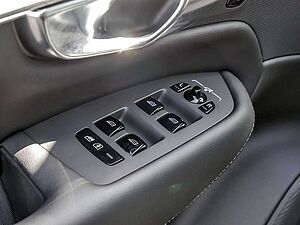 Volvo  2.0 Core Recharge Plug-In Hybrid AWD