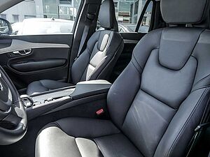 Volvo  2.0 Core Recharge Plug-In Hybrid AWD