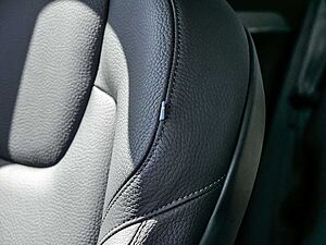 Volvo  2.0 Core Recharge Plug-In Hybrid AWD