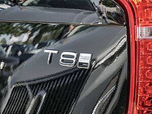 Volvo  2.0 Core Recharge Plug-In Hybrid AWD