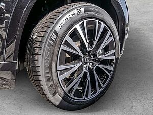 Volvo  2.0 Core Recharge Plug-In Hybrid AWD