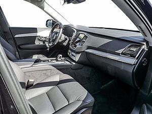 Volvo  2.0 Core Recharge Plug-In Hybrid AWD