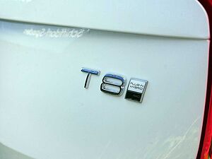 Volvo  2.0 Plus Bright Recharge Plug-In Hybrid AWD
