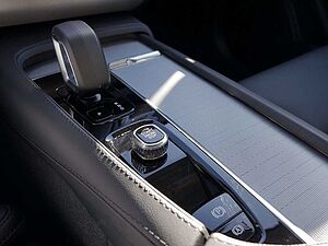 Volvo  2.0 Plus Bright Recharge Plug-In Hybrid AWD