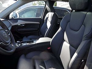 Volvo  2.0 Plus Bright Recharge Plug-In Hybrid AWD