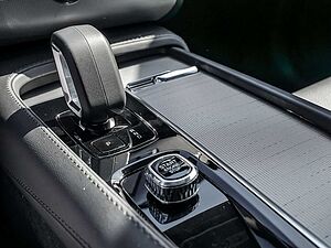 Volvo  2.0 Plus Bright AWD FACEL. STANDHZ LED