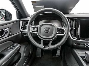 Volvo  B4 R-Design KLIMA PDC SHZ KAMERA NAVI LED