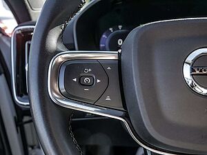 Volvo  Core Recharge Pure Electric AWD SHZ LED