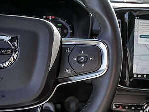 Volvo  Core Recharge Pure Electric AWD SHZ LED