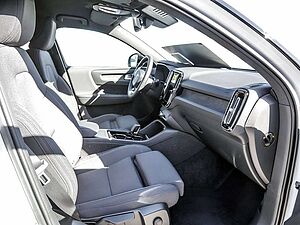 Volvo  Core Recharge Pure Electric AWD SHZ LED
