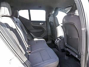 Volvo  Core Recharge Pure Electric AWD SHZ LED