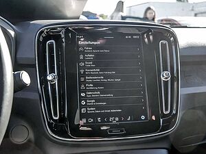 Volvo  Core Recharge Pure Electric AWD SHZ LED