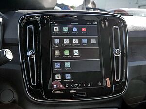 Volvo  Core Recharge Pure Electric AWD SHZ LED