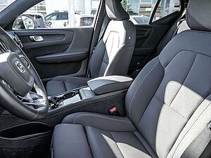 Volvo  Core Recharge Pure Electric AWD SHZ LED