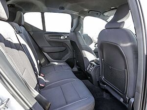 Volvo  Core Recharge Pure Electric AWD SHZ LED