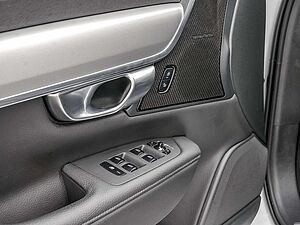 Volvo  Recharge T6 AWD R-Design Expression Plug-