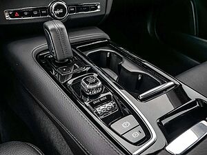 Volvo  Recharge T6 AWD R-Design Expression Plug-