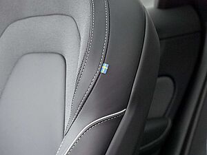 Volvo  B4 Plus Dark AWD SHZ H/K HGSD FACEL. LED