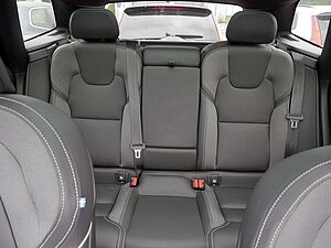 Volvo  B4 Plus Dark AWD SHZ H/K HGSD FACEL. LED