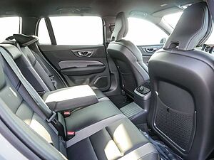 Volvo  B4 Plus Dark KAMERA H/K AHK STANDHZ LED