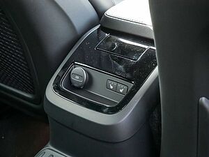 Volvo  B4 Plus Dark KAMERA H/K AHK STANDHZ LED