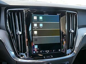 Volvo  B4 Plus Dark KAMERA H/K AHK STANDHZ LED