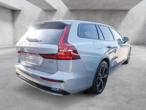 Volvo  B4 Plus Dark KAMERA H/K AHK STANDHZ LED