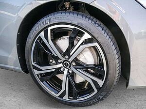 Volvo  B4 Plus Dark KAMERA H/K AHK STANDHZ LED