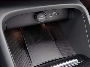 Volvo  Ultimate Recharge Pure Electric 2WD LED