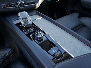 Volvo  T8 Recharge Inscription AHK STANDHZ LED