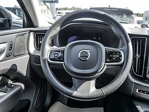 Volvo  B4 Plus Dark AWD