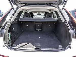 Volvo  B4 Plus Dark AWD